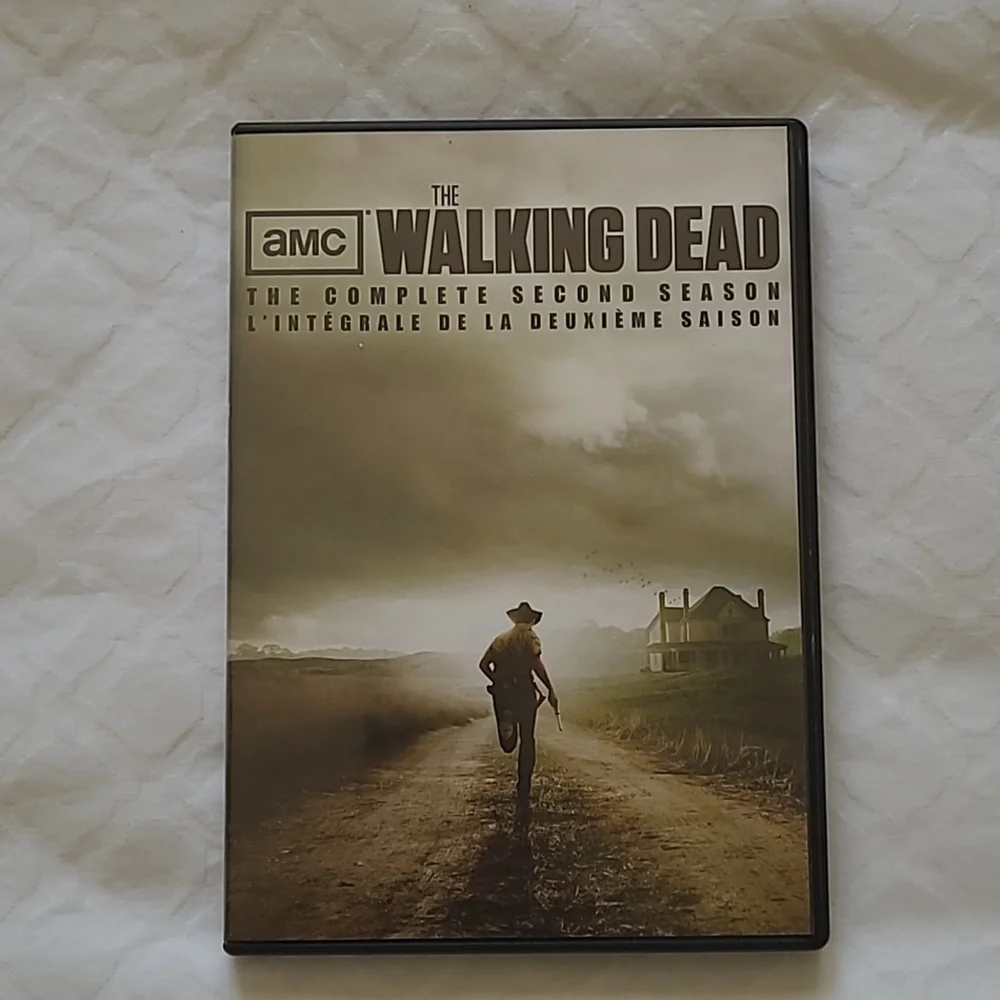WALKING DEAD DVDs Seasons 1, 2 & 3 - Picture 6 of 14